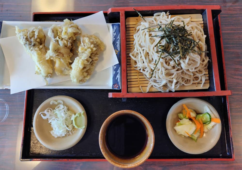 那須塩原駅近くお食事処「平成」で食べた舞茸天ざるそば
