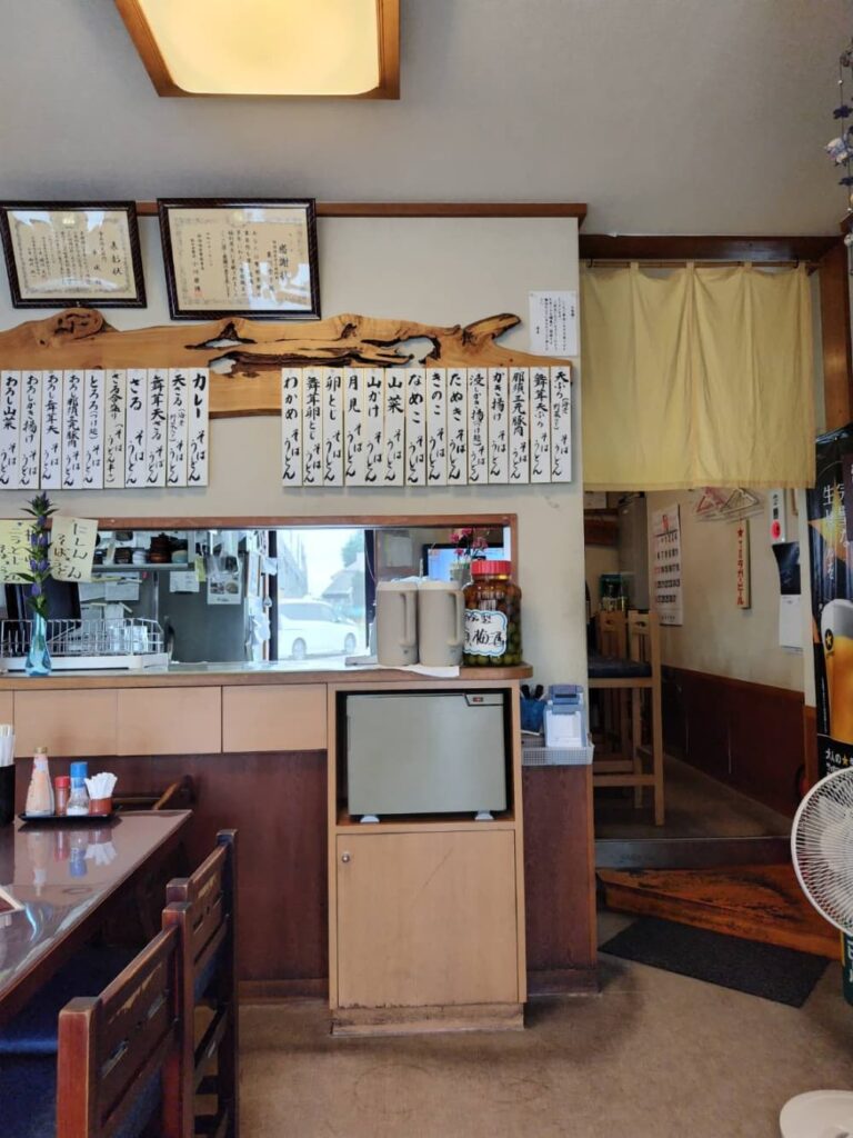那須塩原駅近くお食事処「平成」の店内の写真