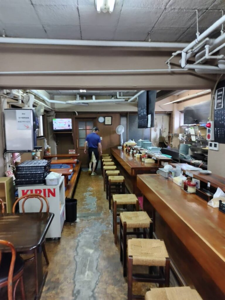 丸信本家の店内の様子