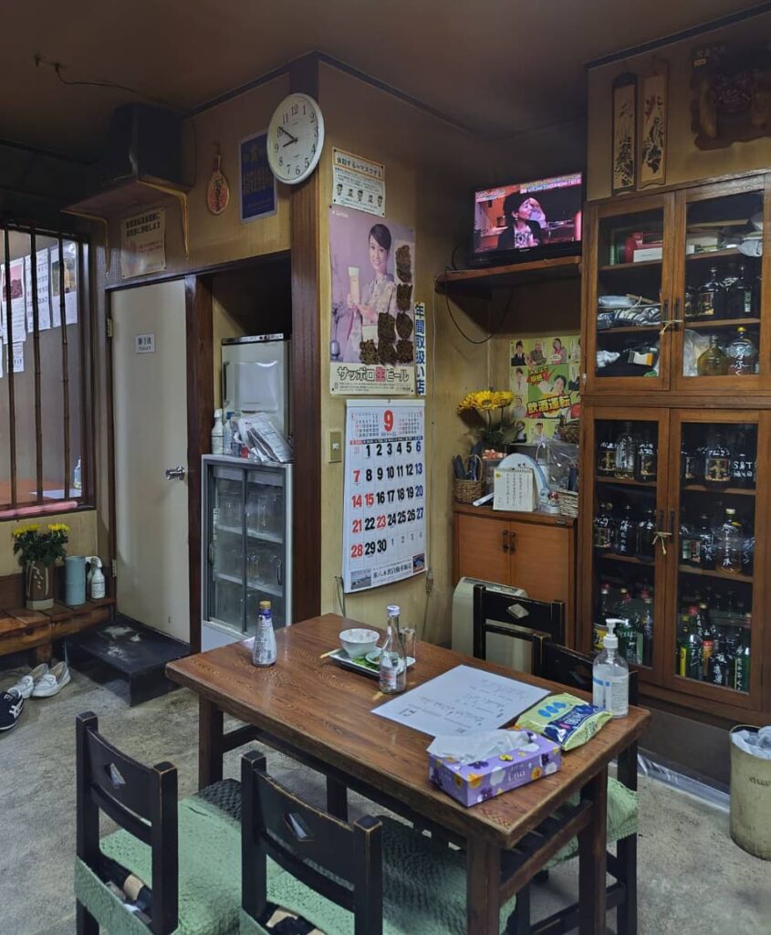 居酒屋「鳥平」の内装