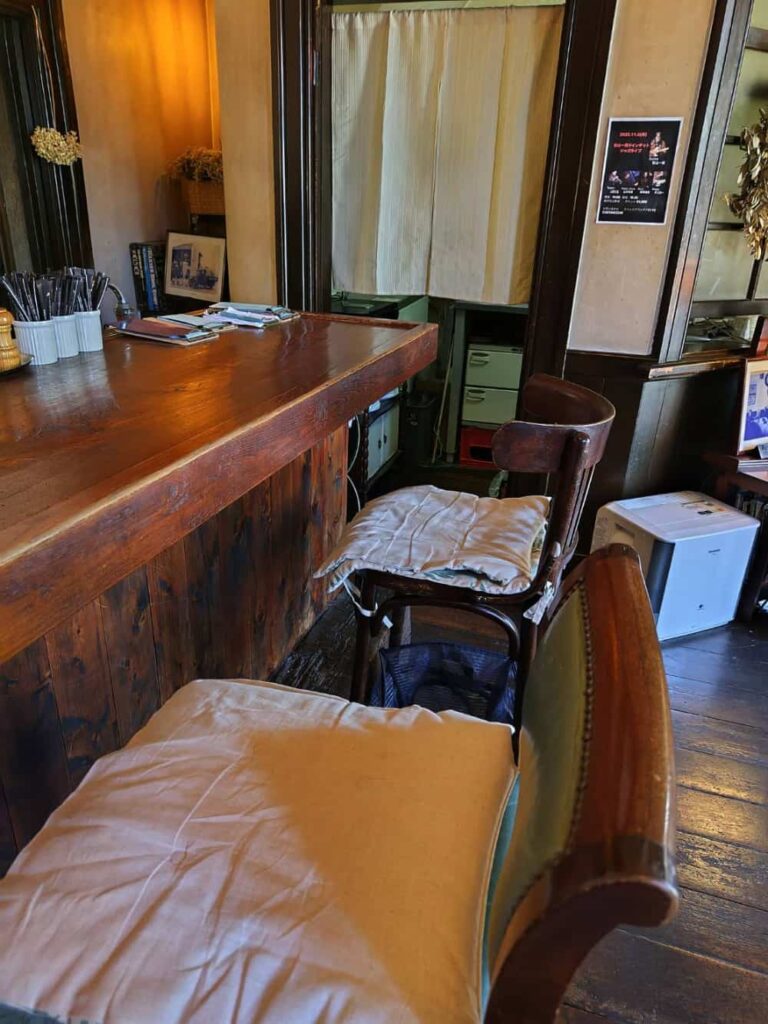 カフェ・ド・グラン・ボワのカウンター席の写真