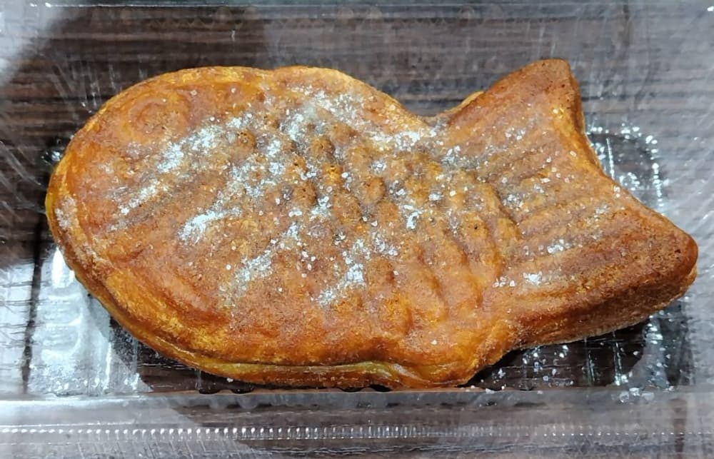 『塩原カフェ』で販売している「カリカリたい焼き（わさび塩味）」の写真