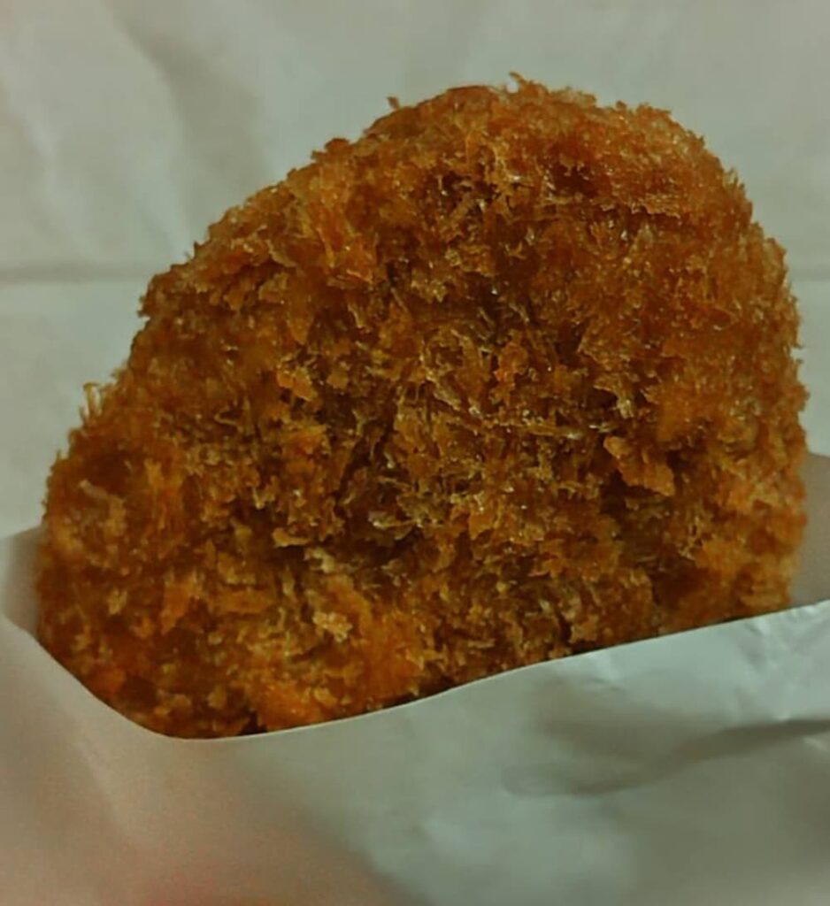 総菜屋「黒磯ブロイラー」で購入したメンチの写真