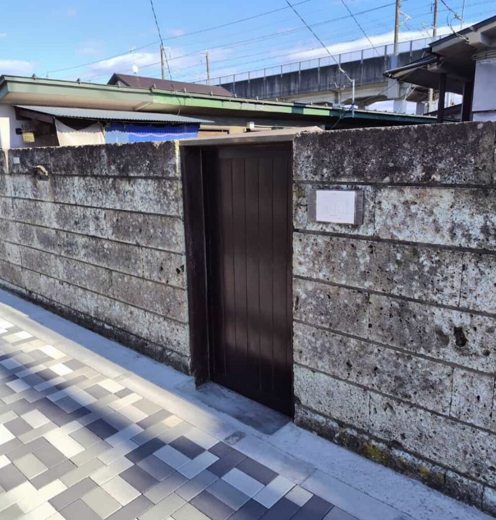 黒磯駅近くのパン屋『RAKUDA』の入口の写真