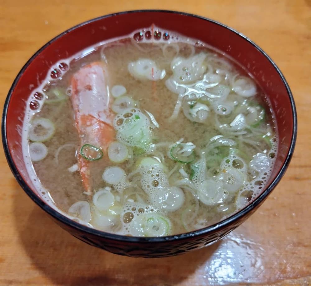 黒磯駅近く江戸前寿司「池寿し」でサービスで出た「みそ汁」の写真