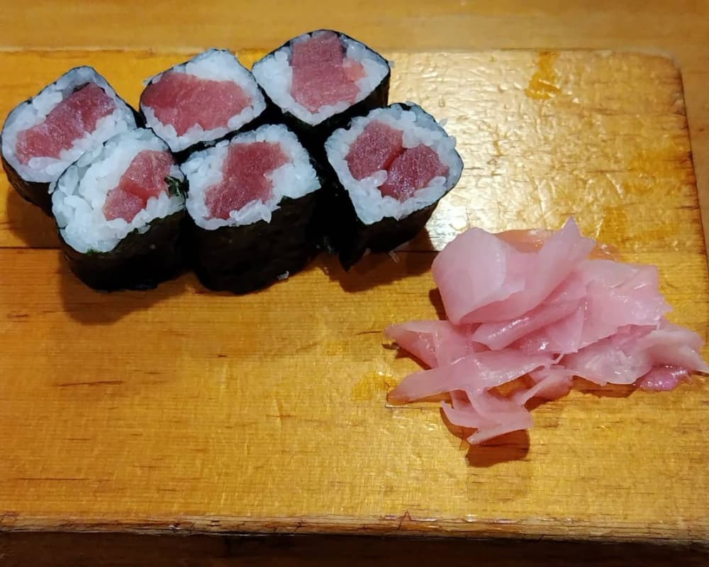 黒磯駅近くの寿司屋「池寿し」で注文した「鉄火巻」の写真