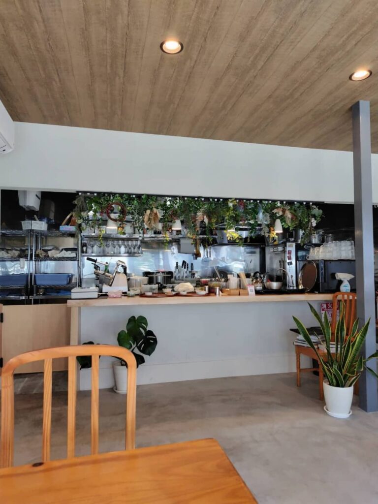 黒磯駅前にあるスパイス料理のお店「SPICE AROMA」の店内の様子の写真