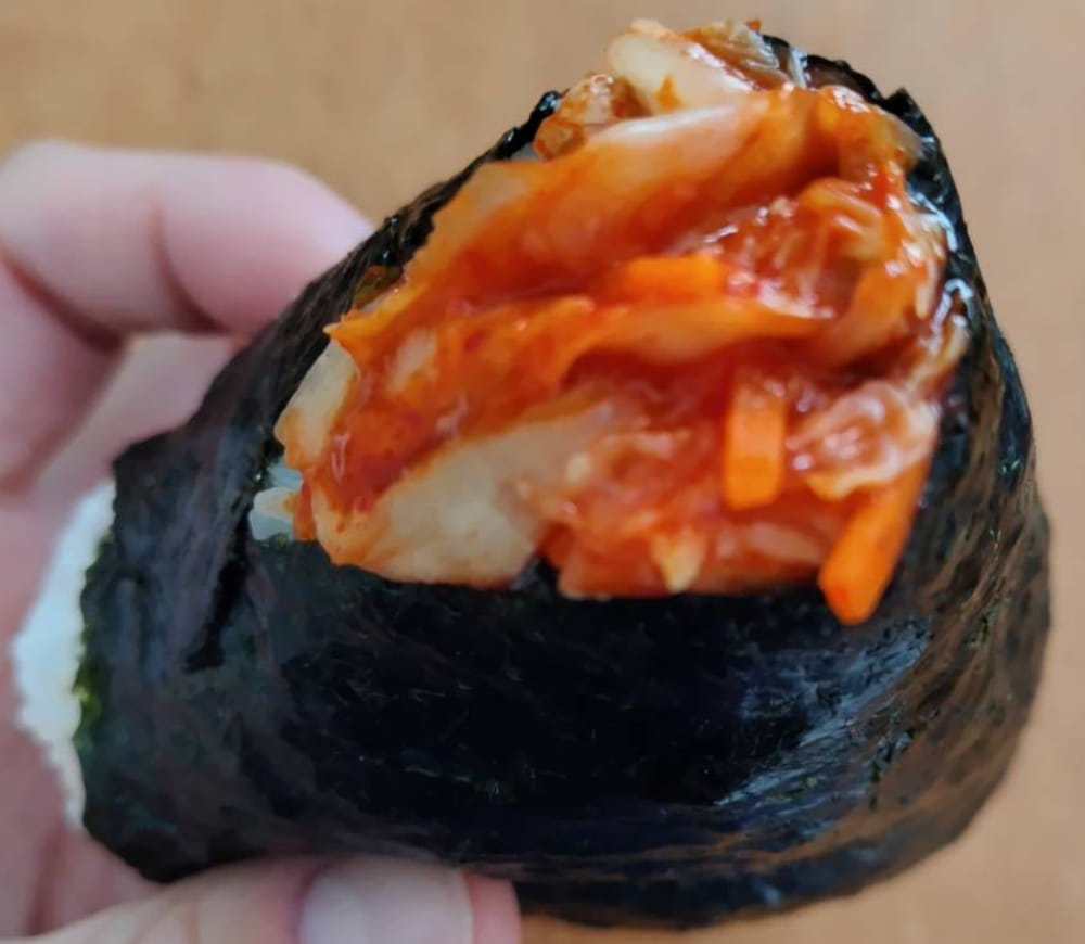 キッチンカー「小さな農家のおにぎり屋」で購入した「キムチ」の写真