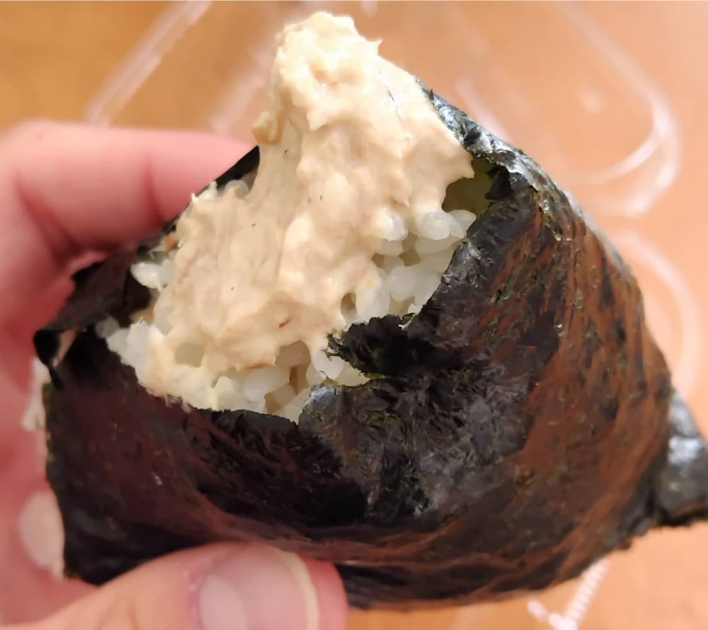 ツナマヨおにぎりの写真