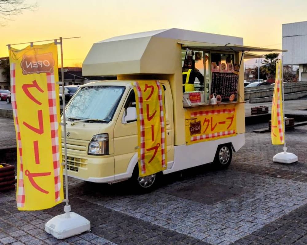 クレープキッチンカー「ブルターニュ」の外観写真