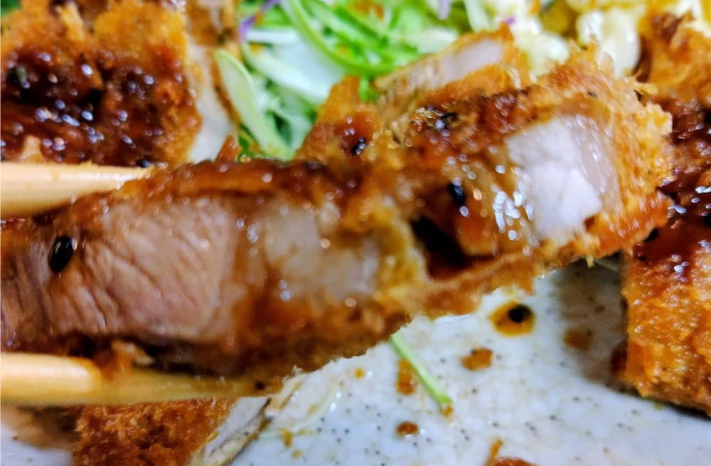 とんかつ専門店「とんかつ高田」の「ロースカツ」のアップ写真