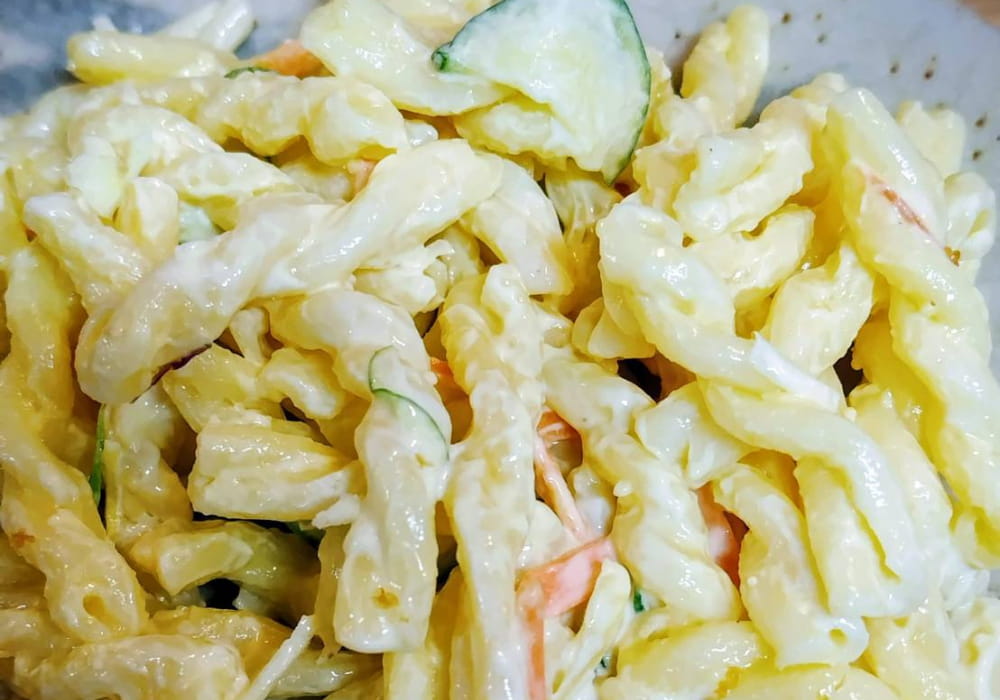 とんかつ専門店「とんかつ高田」の定食についてくる「マカロニサラダ」の写真