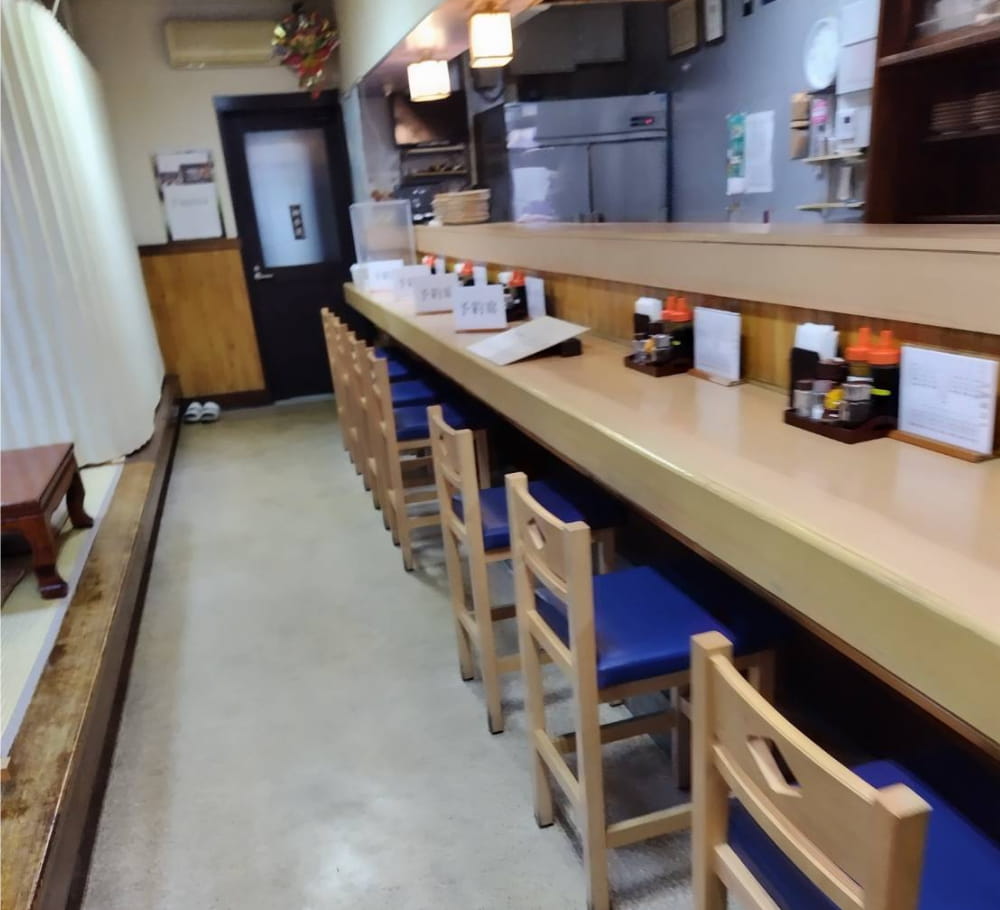 とんかつ専門店「とんかつ高田」でカウンター席の写真