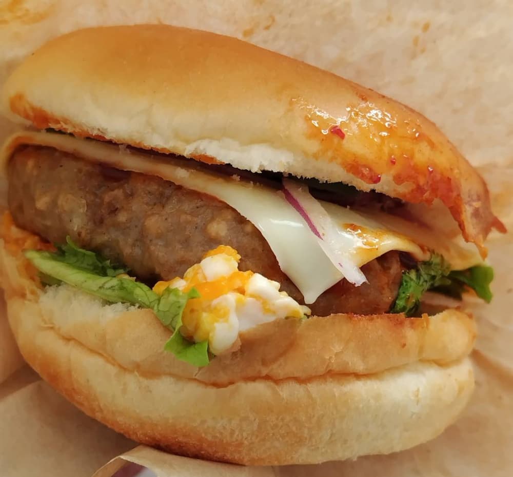 ミルクの森の「スクランブルエッグバーガー」の写真