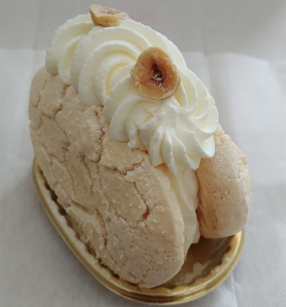 黒磯駅近くのケーキ屋「feeze」で購入した「ムラングシャンティー」