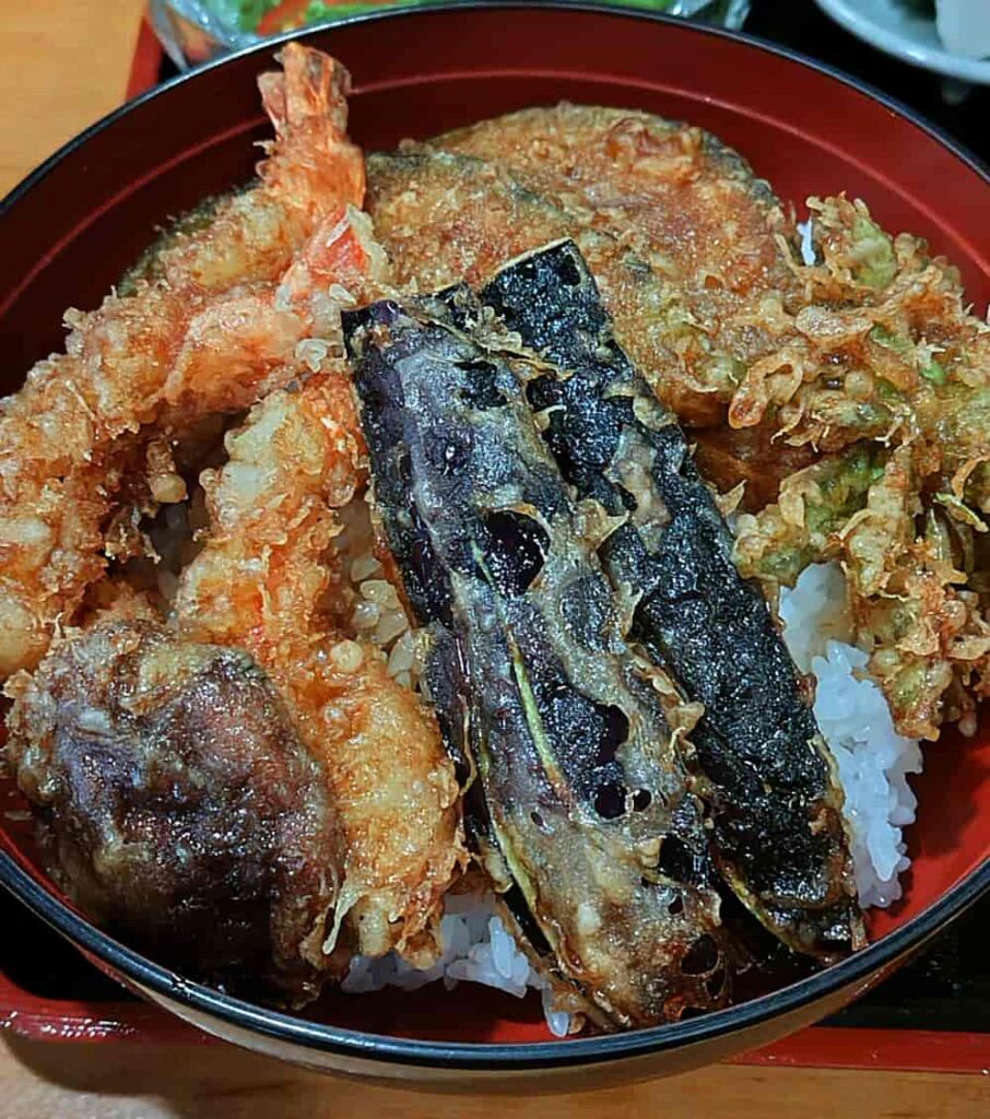 池寿しで注文した「えび天丼」のアップ画