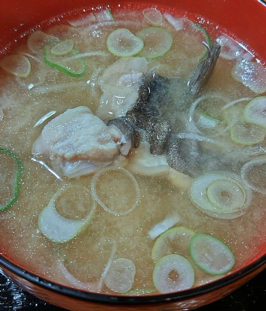 副菜で出た「魚のあら汁」の写真
