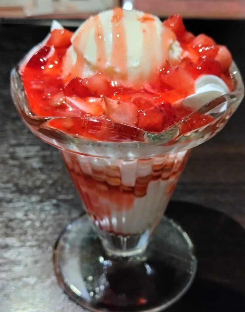 ebass西那須野店で食べたベリーパフェ