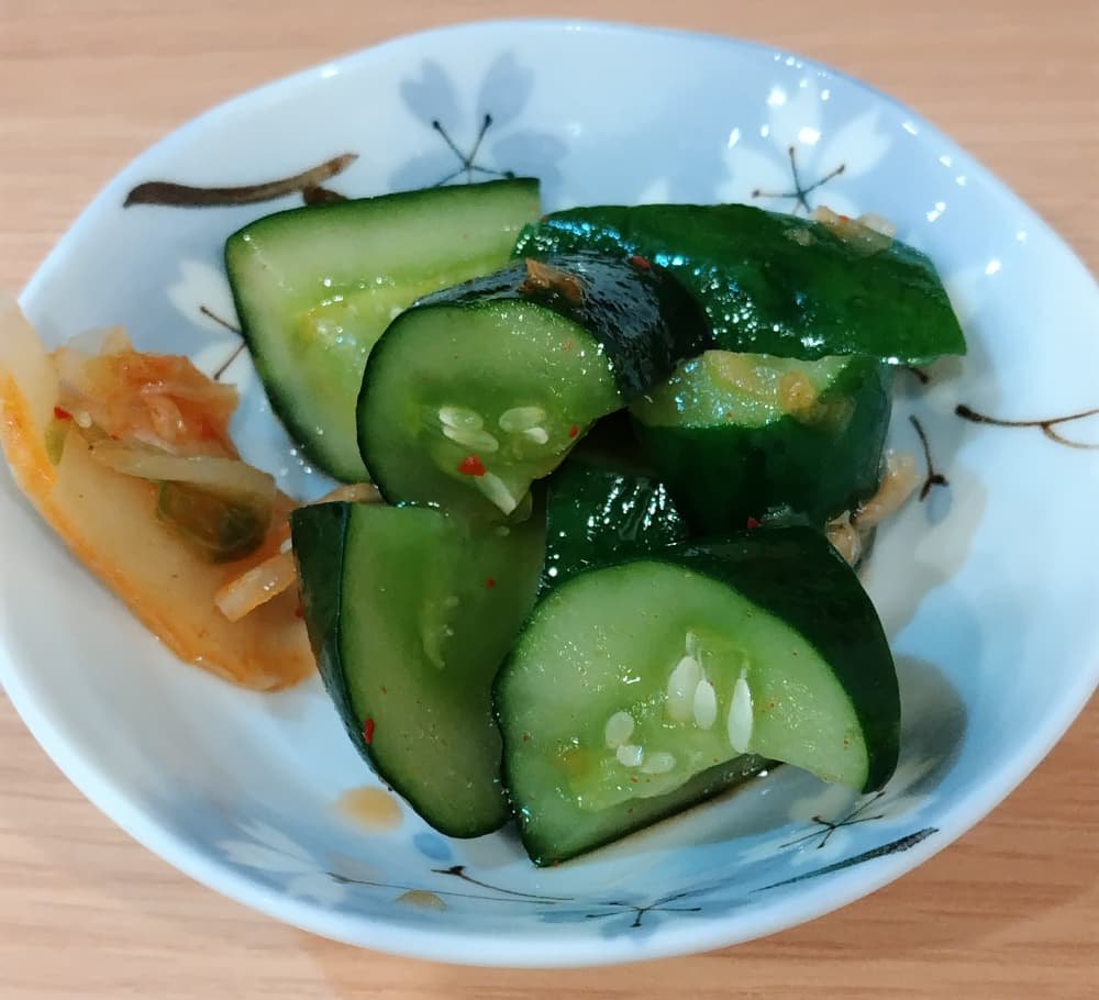 お通しで出てきたきゅうりのピリ辛漬物